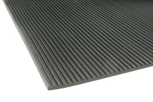 Rubber mat 2.6 mm dik, geribbeld, zwart, 0.7 m x 10 m