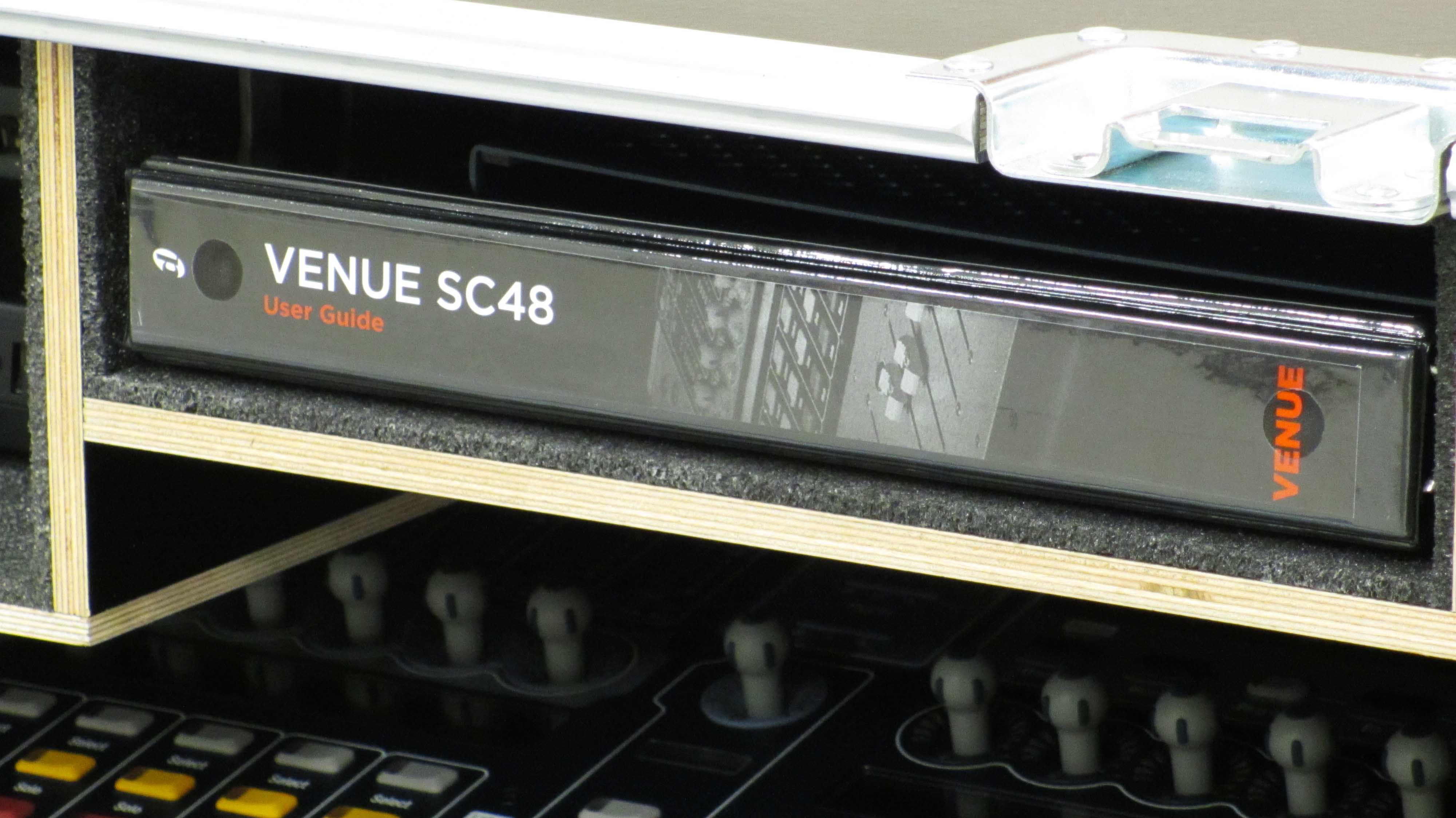 Avid Venue SC48 digitale mixer 3-delige flightcase